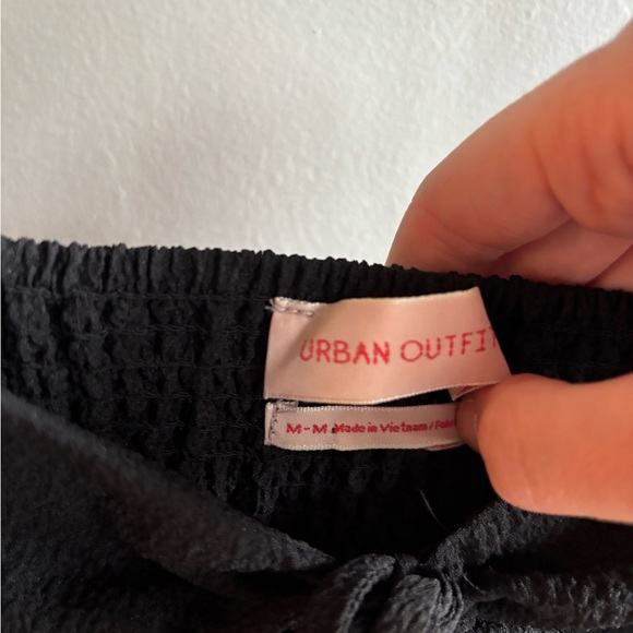 Urban Outfitters Black Sleeveless Ruffled Peplum Blouse - Picture 3 of 3